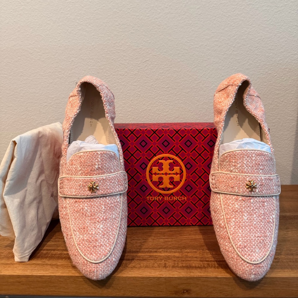 Tory Burch Textured ballet Pink Loafers - women size 8